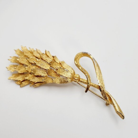 BSK Vintage Thistle Floral Wheat Pinecone Gold Tone Textured Brooch - Picture 2 of 6
